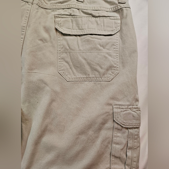 Wrangler Original Mens Beige Cargo Shorts With Side Pockets Size 42 - Picture 12 of 12